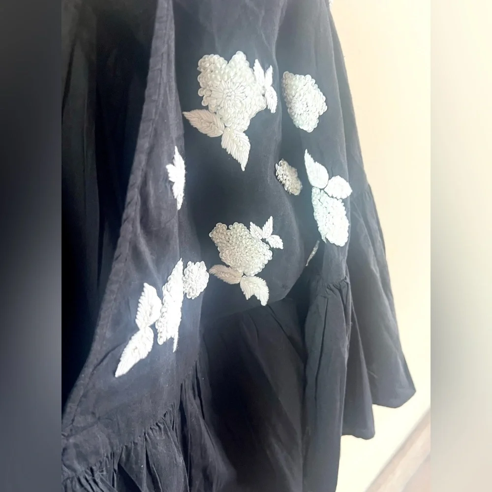 Anthro Maeve Harlow Embroidered Sequin V-Neck XS Black Boho Flutter Sleeve Top - Picture 6 of 15